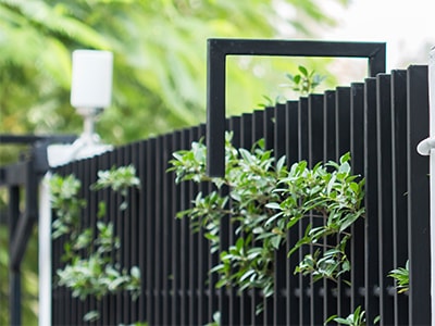 nowoczesne ogrodzenia metalowe